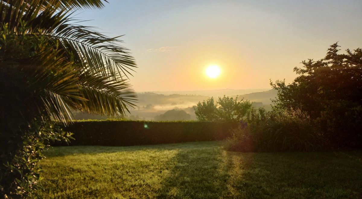 Lever de soleil vu du jardin